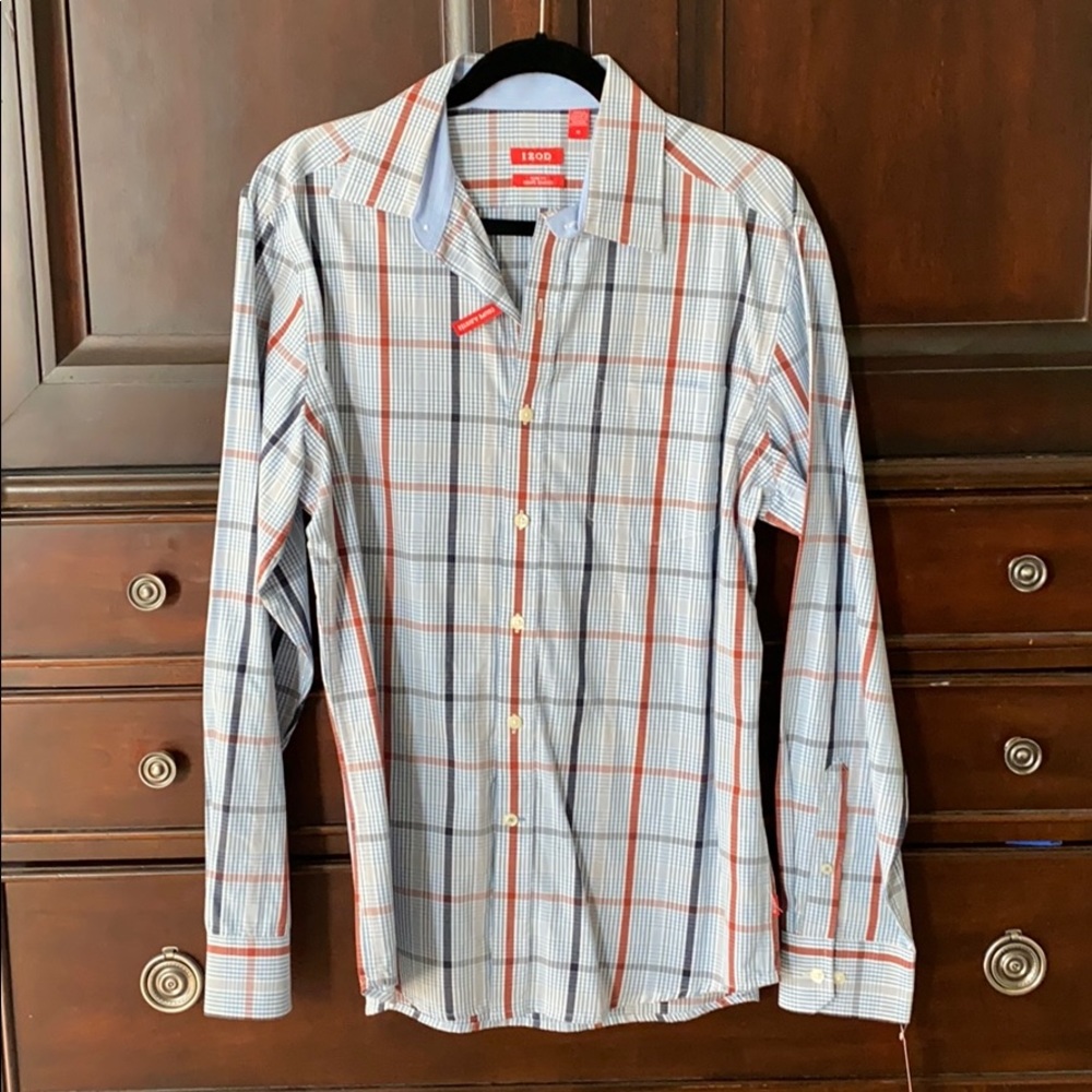New With Tags Men’s Izod Button Up Shirt